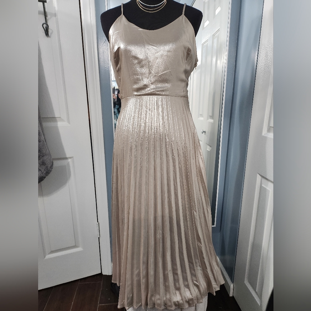 Size M Gold Metallic Pleaded Dress